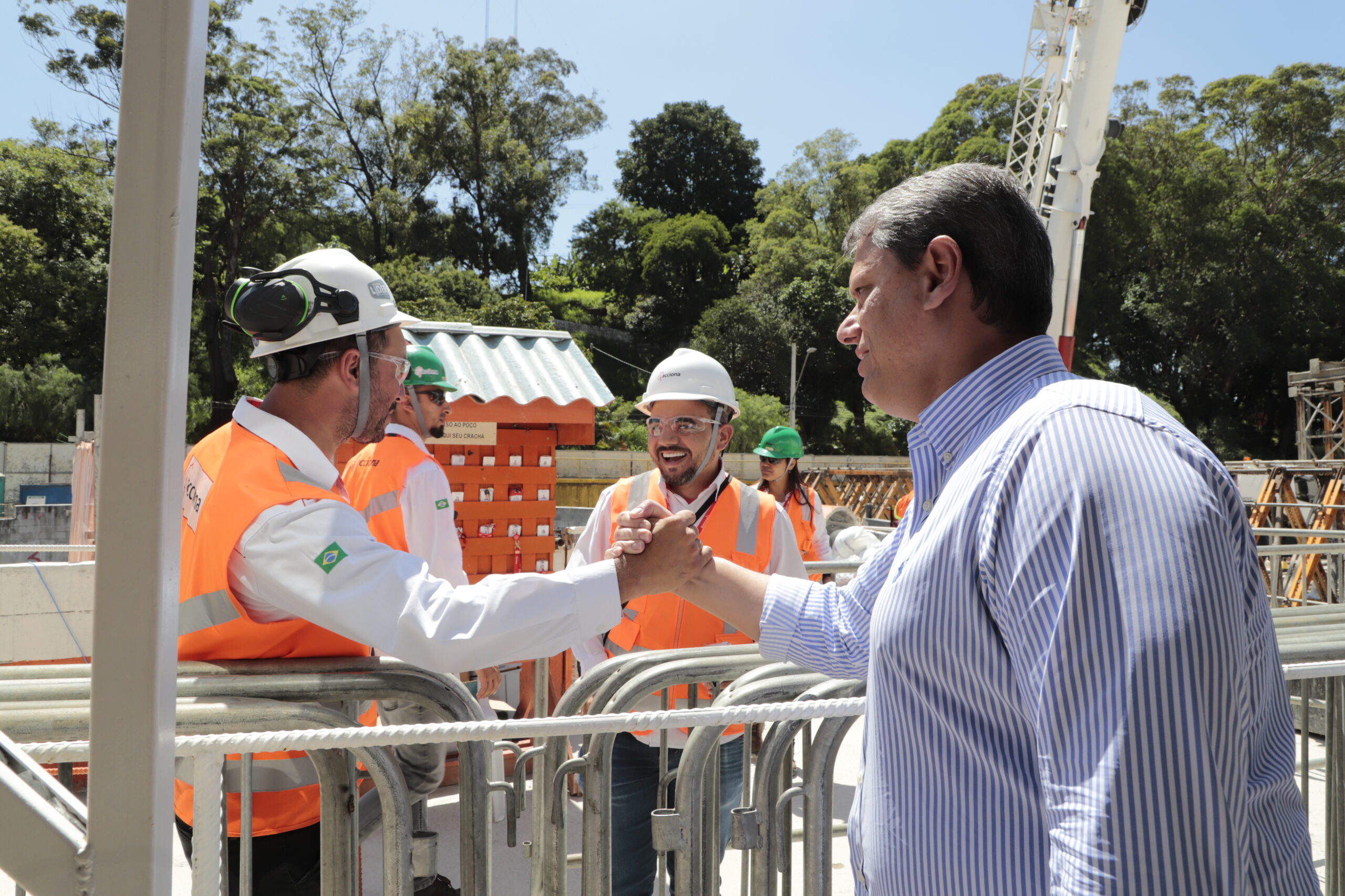 Governo anuncia início da construção de 574 unidades habitacionais em Santos